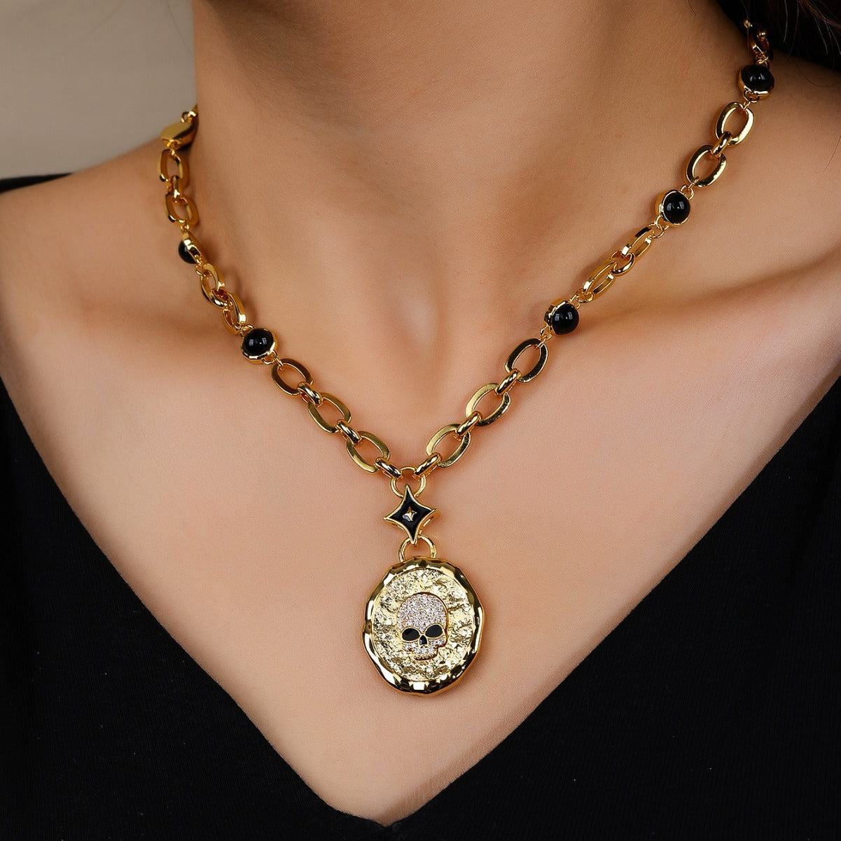 Original Design Temperament Personality Retro Bone Round Brand Zircon Clavicle High-grade Hip-hop Necklace Women's Necklace Tide